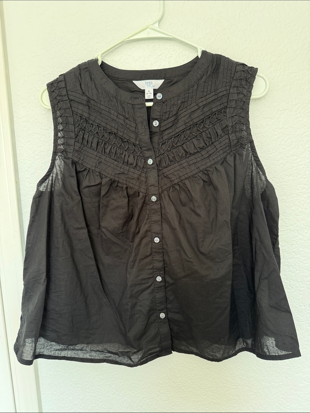 Time and Tru Black Sleeveless Button-Front Pintuck Blouse